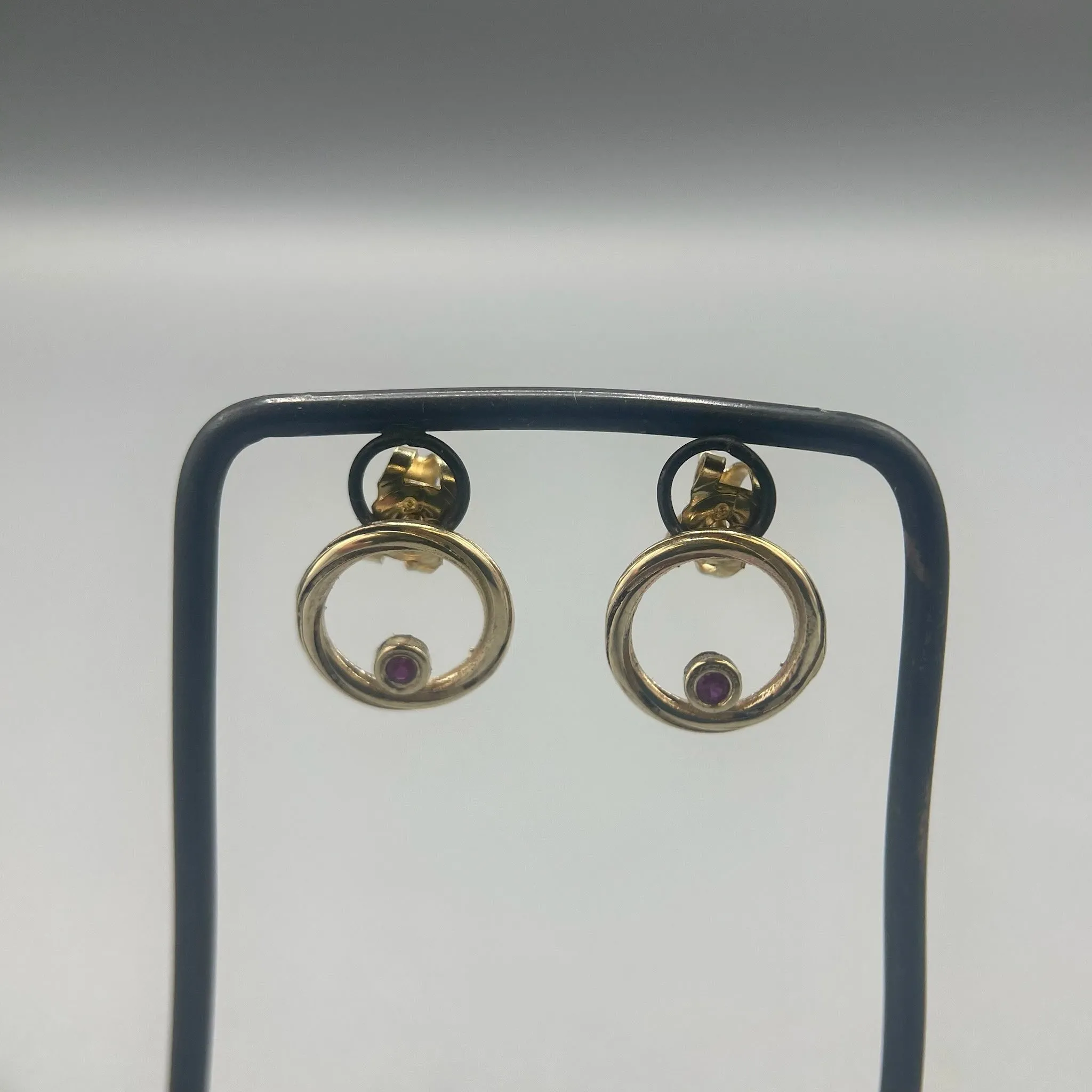 Alice Gow Twist Continuum 9ct Yellow Gold Diamind/Ruby Studs