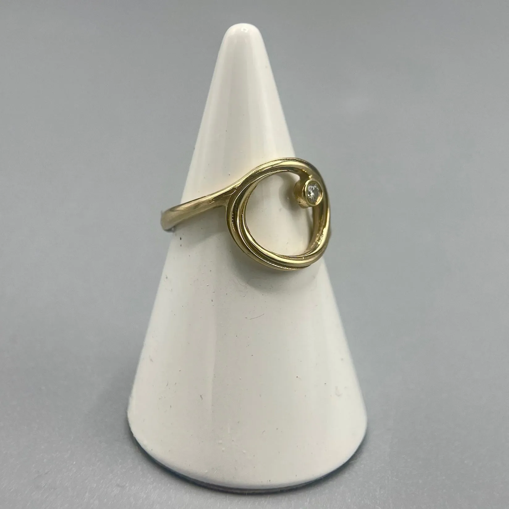 Alice Gow Twist Continuum Diamond Ring