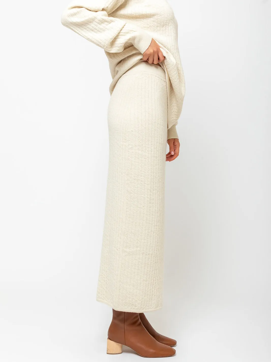Line Quilt Skirt - Raw White