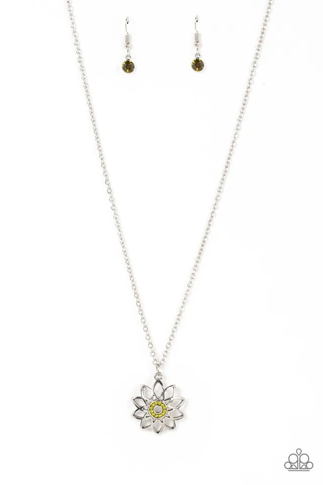 Paparazzi Necklace ~ Farmstead Fairytale - Green