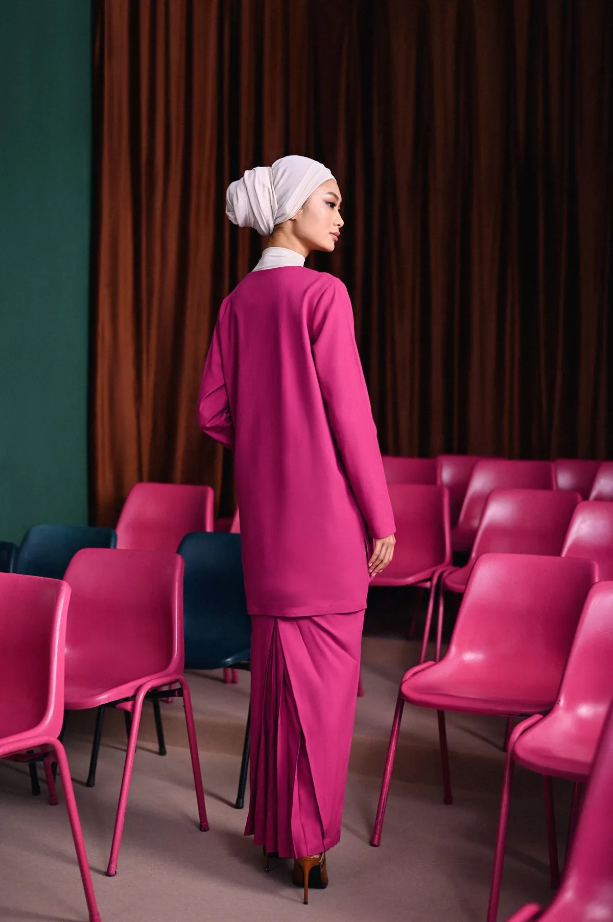 The Dulu Kita Women Fan Pleats Skirt - Fuchsia