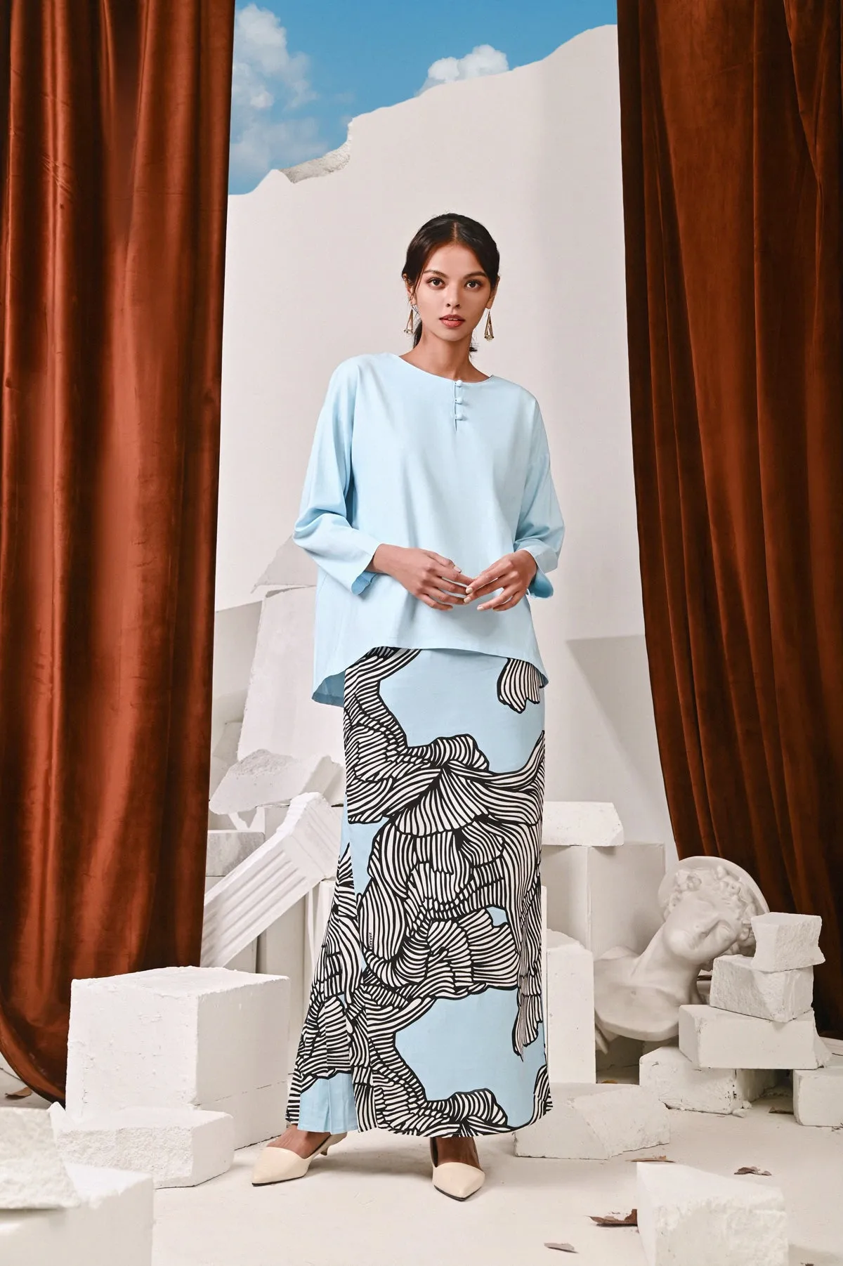 The Kita Menang Women Back Pleats Skirt - Rise