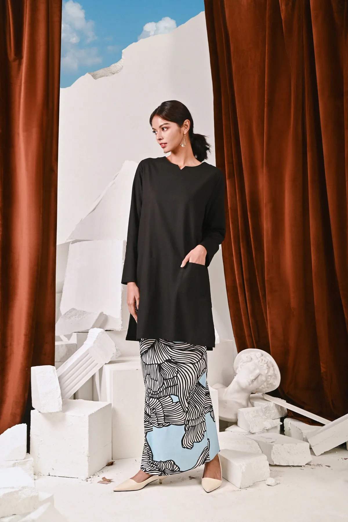 The Kita Menang Women Back Pleats Skirt - Rise