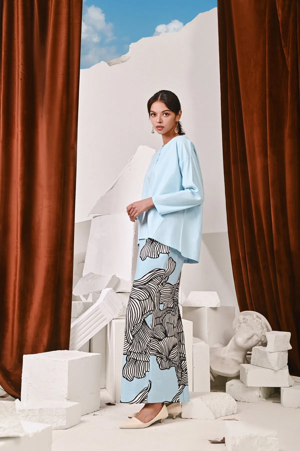 The Kita Menang Women Back Pleats Skirt - Rise