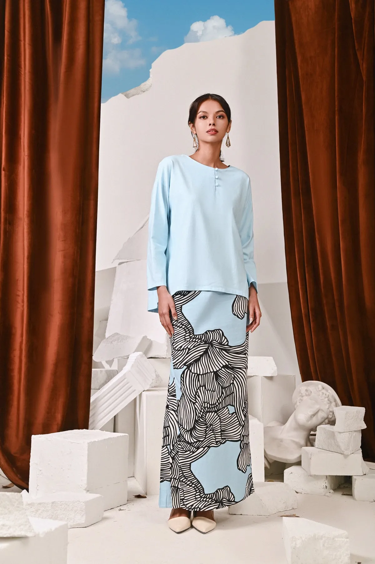 The Kita Menang Women Back Pleats Skirt - Rise