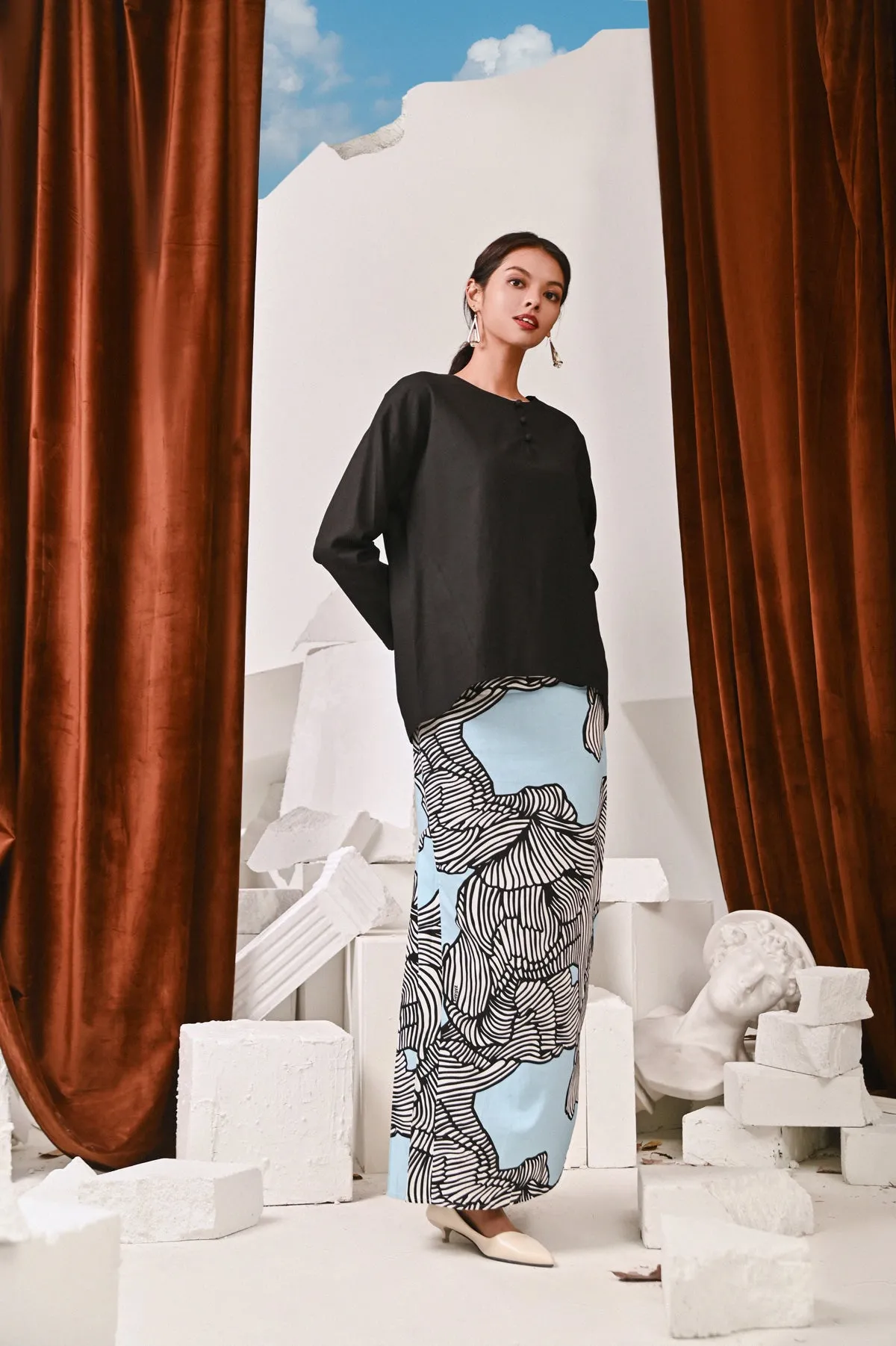 The Kita Menang Women Back Pleats Skirt - Rise