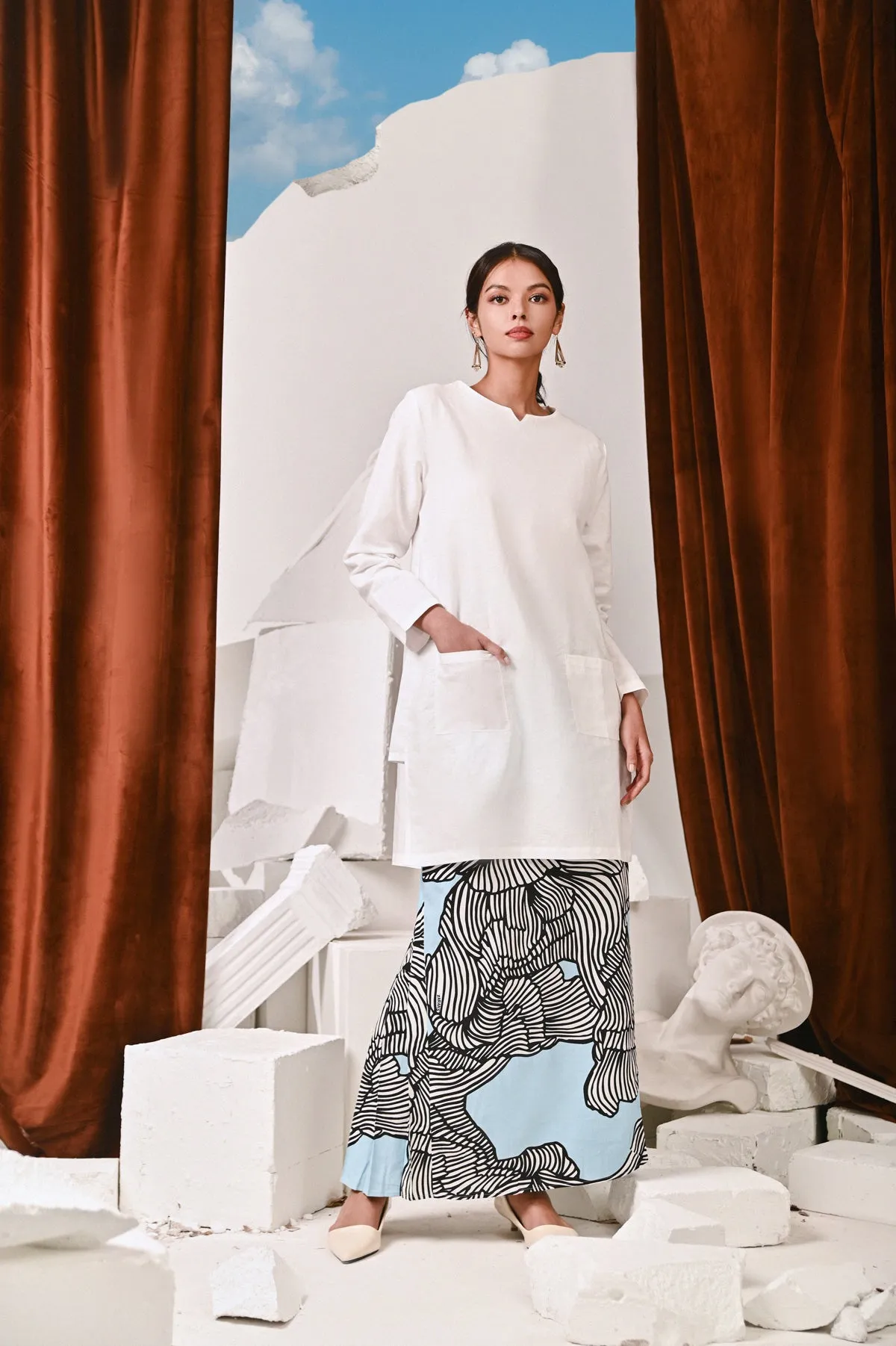 The Kita Menang Women Back Pleats Skirt - Rise
